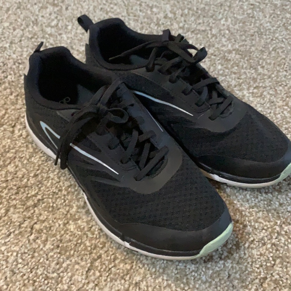 Comfy sneakers/walking shoes!